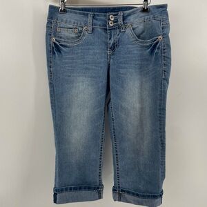 YMI Women’s Capris Blue Denim Light Wash Juniors 9
